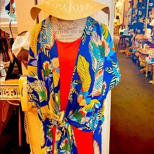 Multi colored two ways to wear kimano.